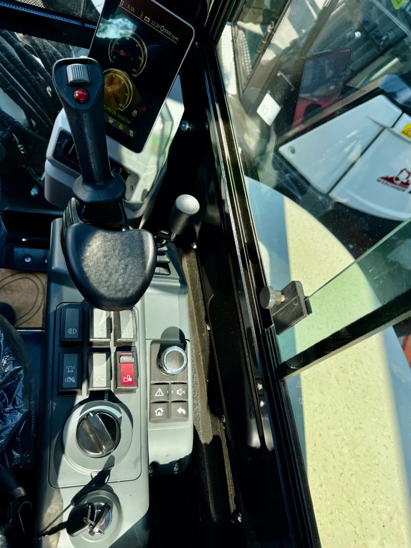 Багер BY37, снимка 11 - Индустриална техника - 51840074