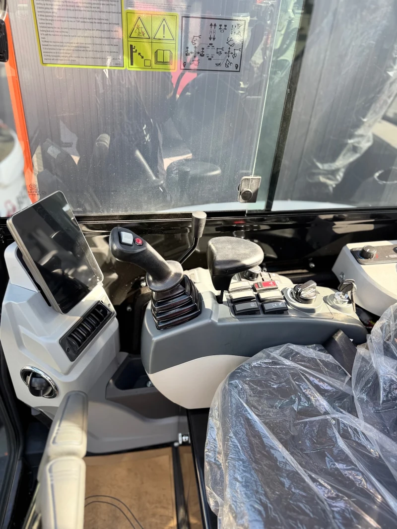 Багер BY37, снимка 14 - Индустриална техника - 51840074