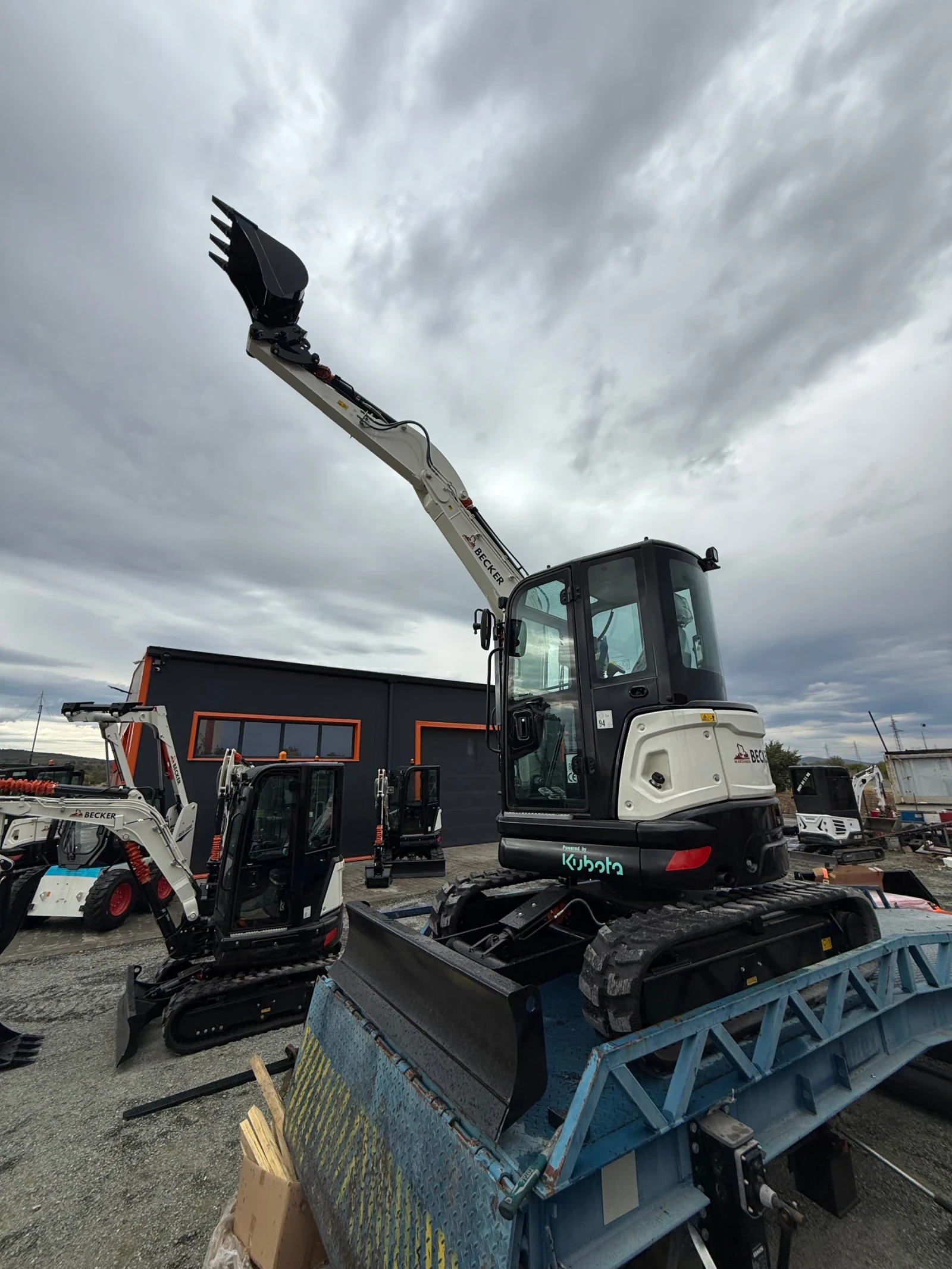  BY37 | Mobile.bg   16