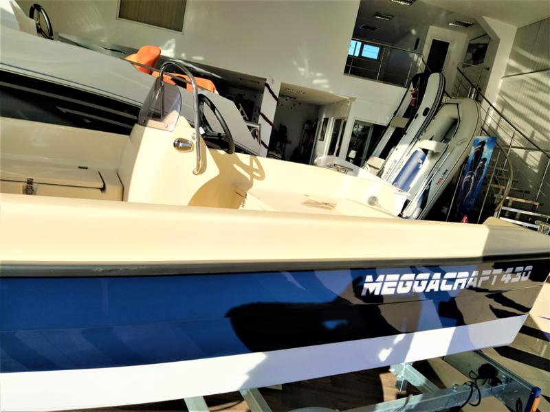 Лодка Собствено производство MEGGACRAFT 430 C, снимка 6 - Воден транспорт - 20745376
