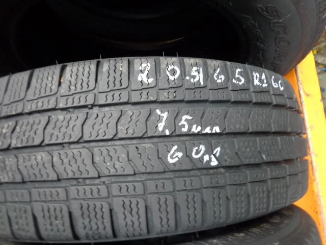 Гуми Зимни 205/65R16, снимка 2 - Гуми и джанти - 12730523