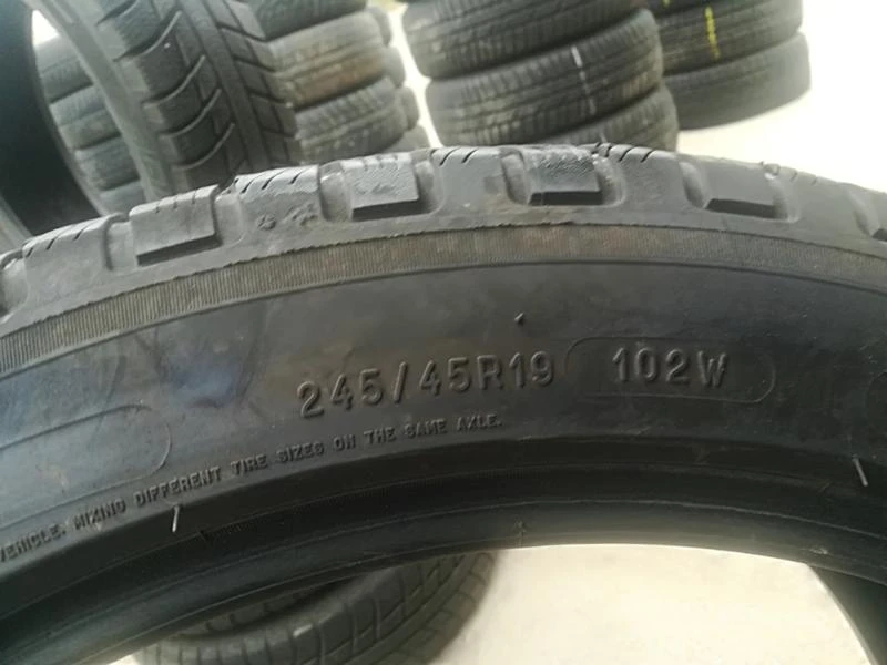 Гуми Зимни 245/45R19, снимка 5 - Гуми и джанти - 23632629