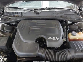 Dodge Challenger 3.6L V-6 DOHC, VVT, 305HP Rear Wheel Drive - 22400 лв. / 11452.94 € - 74306585 17