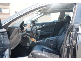 Mercedes-Benz CLS * 4dr Sdn 5.0L * CARFAX * ЦЕНА ДО БГ, снимка 13
