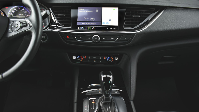 Opel Insignia Grand Sport 1.6d Innovation Automatic, снимка 10 - Автомобили и джипове - 46385384