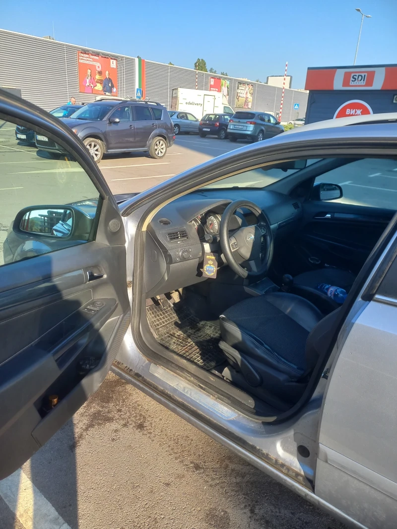 Opel Astra  h, снимка 4 - Автомобили и джипове - 47329592