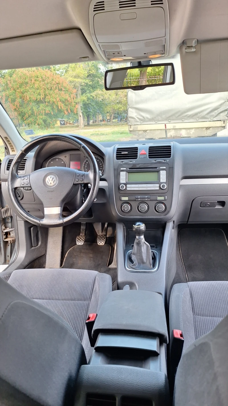 VW Golf 1.9 TDI, снимка 6 - Автомобили и джипове - 47561436