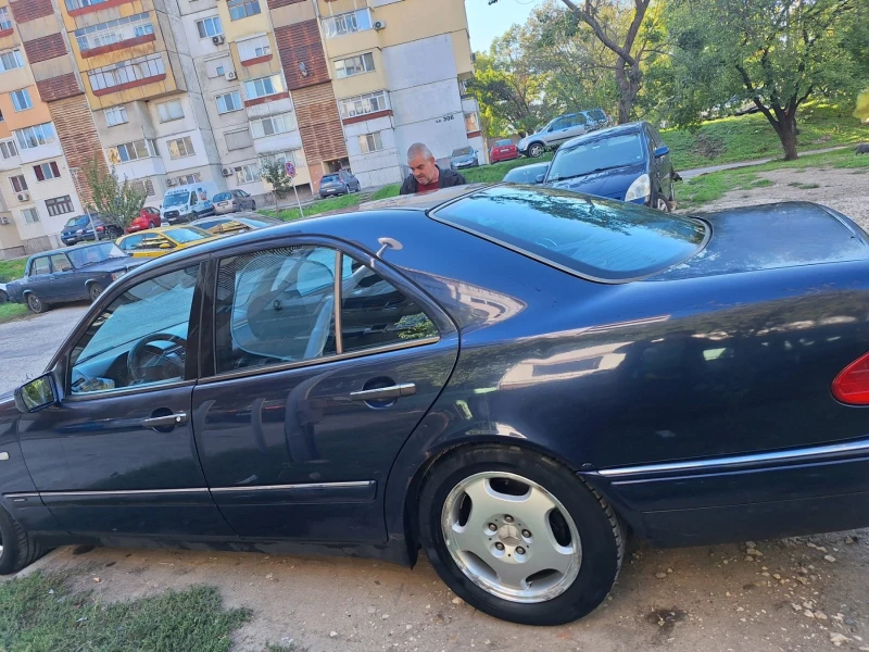 Mercedes-Benz E 250, снимка 4 - Автомобили и джипове - 47639351