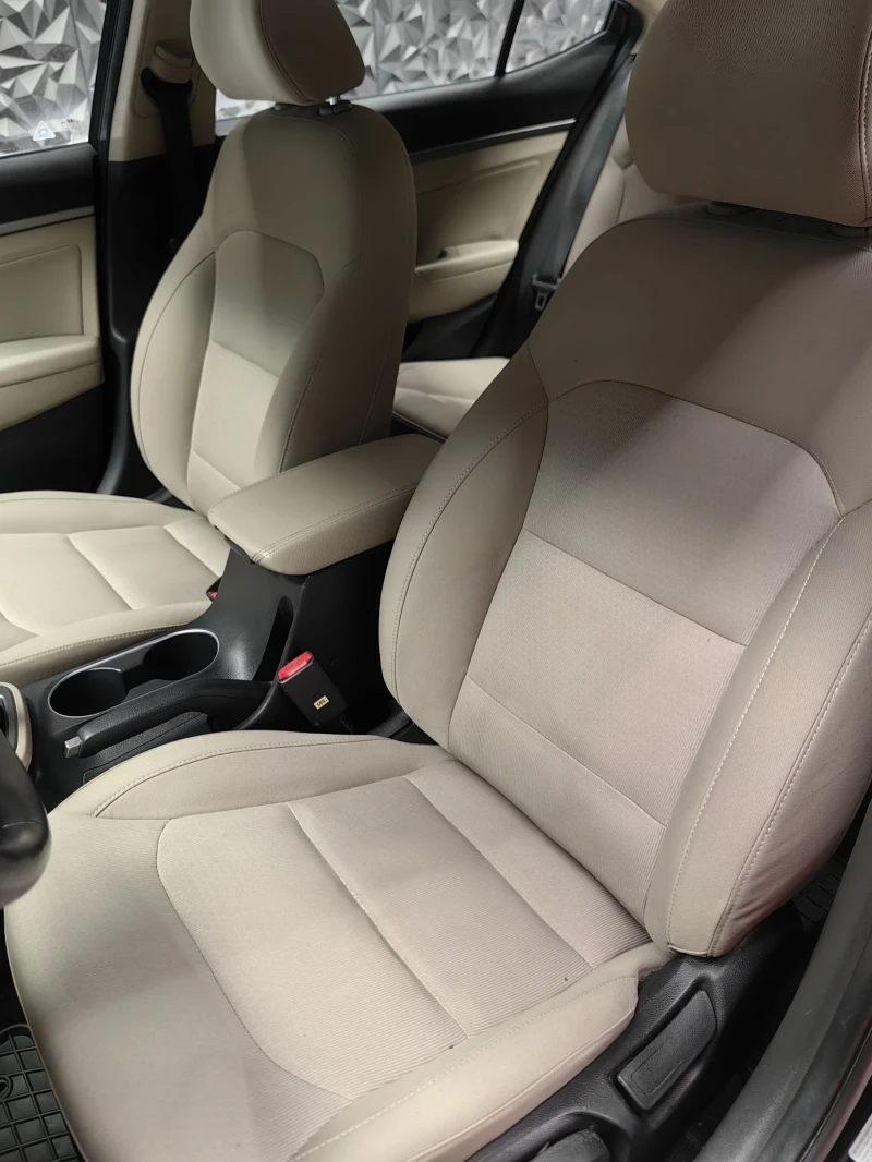 Hyundai Elantra 1.6* GPL* НАВИ* ЛИЗИНГ* КАМЕРА* ТЕМПОМАТ* МУЛТИ* , снимка 14 - Автомобили и джипове - 52368748