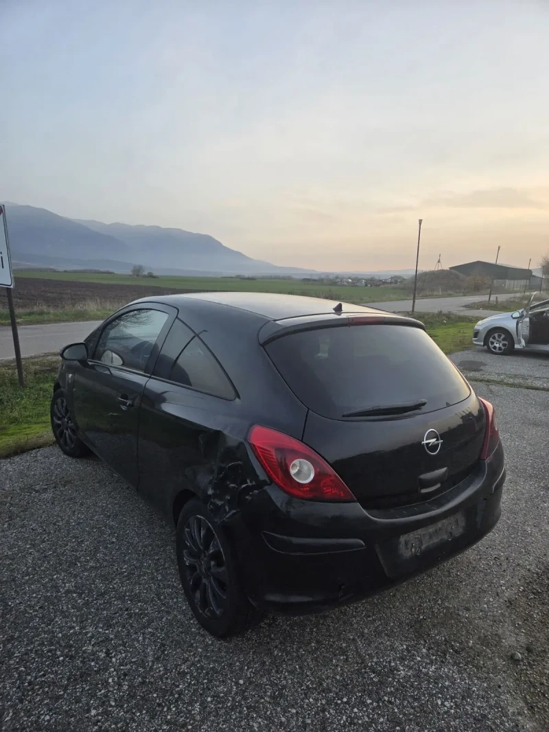 Opel Corsa 1.3, снимка 4 - Автомобили и джипове - 52580580