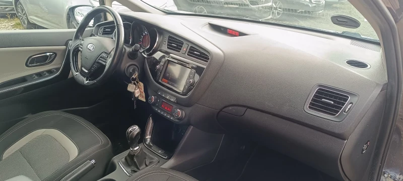 Kia Ceed 1.6GRDI FACE, снимка 9 - Автомобили и джипове - 52487626