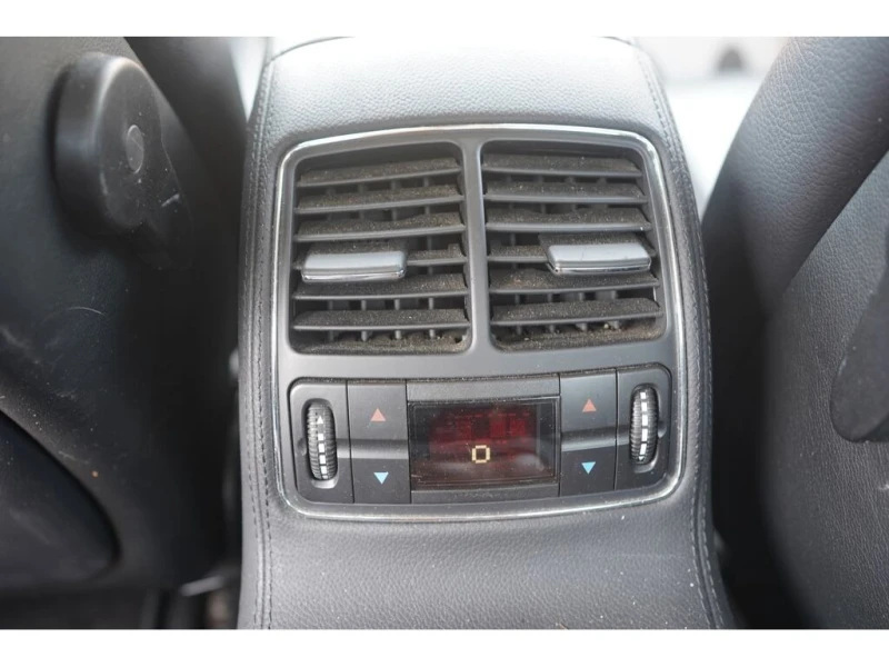 Mercedes-Benz CLS * 4dr Sdn 5.0L * CARFAX * ЦЕНА ДО БГ, снимка 11 - Автомобили и джипове - 52992252