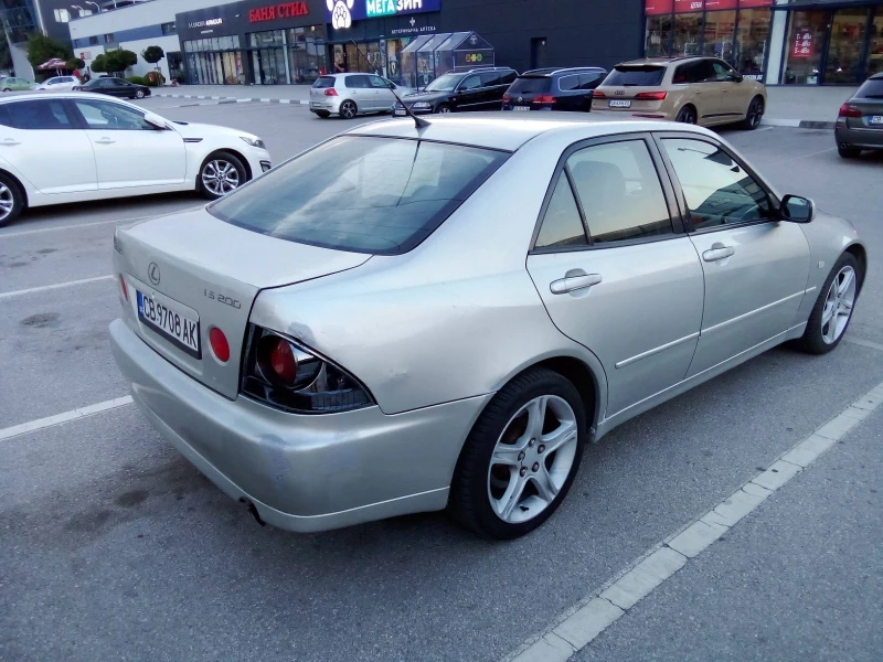 Lexus IS 200, снимка 10 - Автомобили и джипове - 53145358