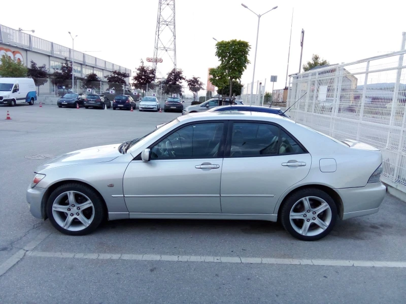 Lexus IS 200, снимка 8 - Автомобили и джипове - 53145358