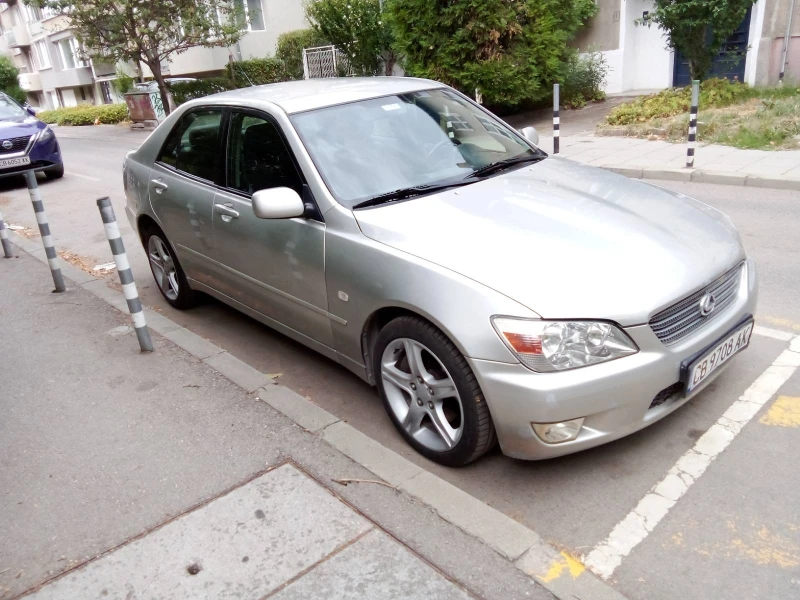Lexus IS 200, снимка 2 - Автомобили и джипове - 53145358