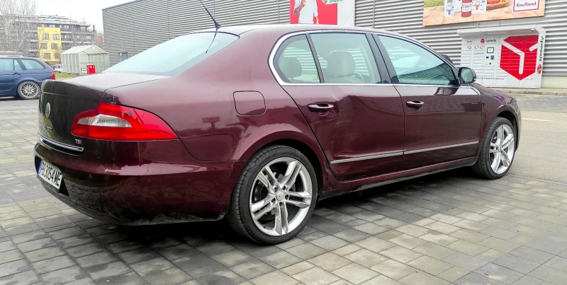 Skoda Superb 1.8 TSI , снимка 7 - Автомобили и джипове - 53217891