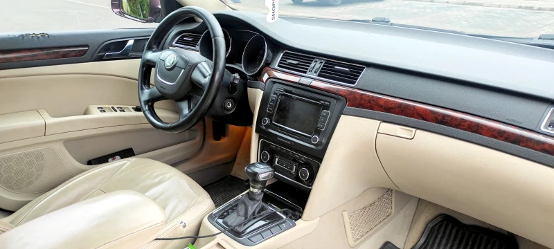 Skoda Superb 1.8 TSI , снимка 8 - Автомобили и джипове - 53217891