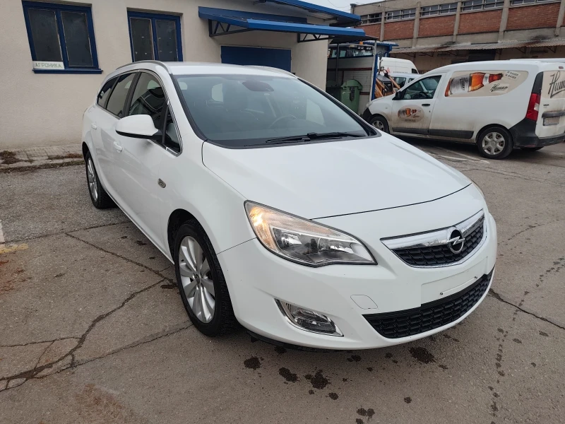 Opel Astra 1.4i Газ, снимка 3 - Автомобили и джипове - 53541243