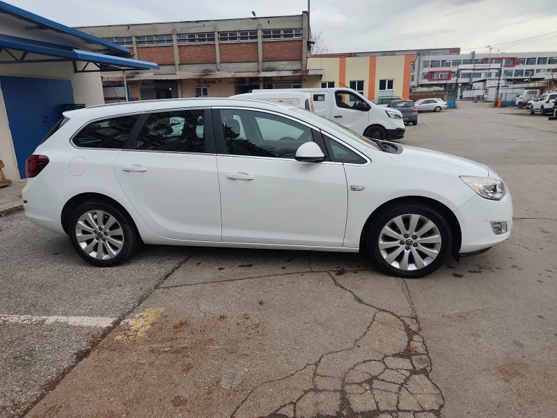 Opel Astra 1.4i Газ, снимка 4 - Автомобили и джипове - 53541243