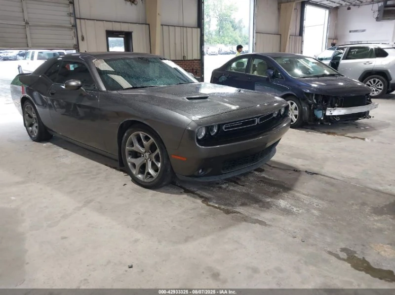 Dodge Challenger 3.6L V-6 DOHC, VVT, 305HP Rear Wheel Drive - 22400 лв. / 11452.94 € - 74306585 1