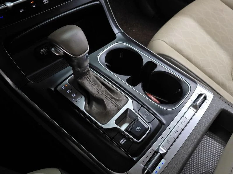 Kia Carnival 3.5 g6dt Automatic, снимка 9 - Автомобили и джипове - 55723690