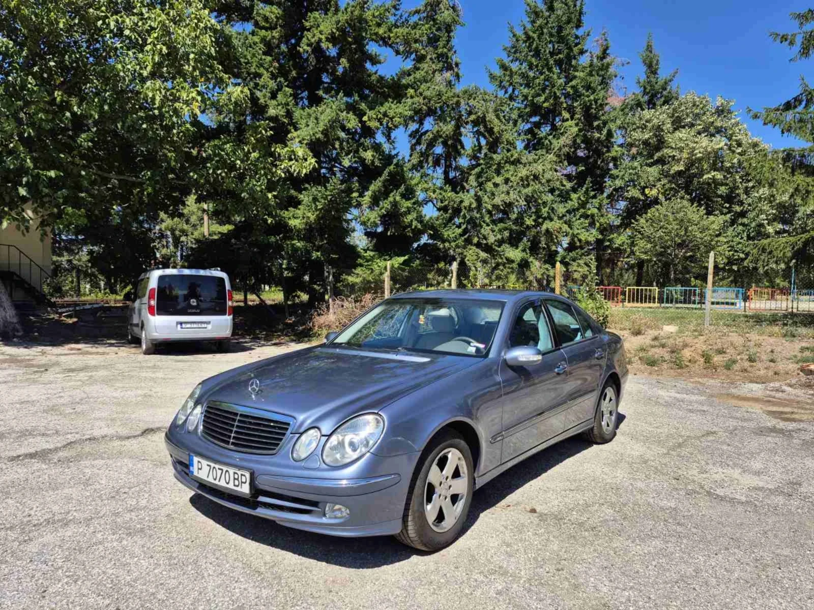 Mercedes-Benz E 270  - изображение 7