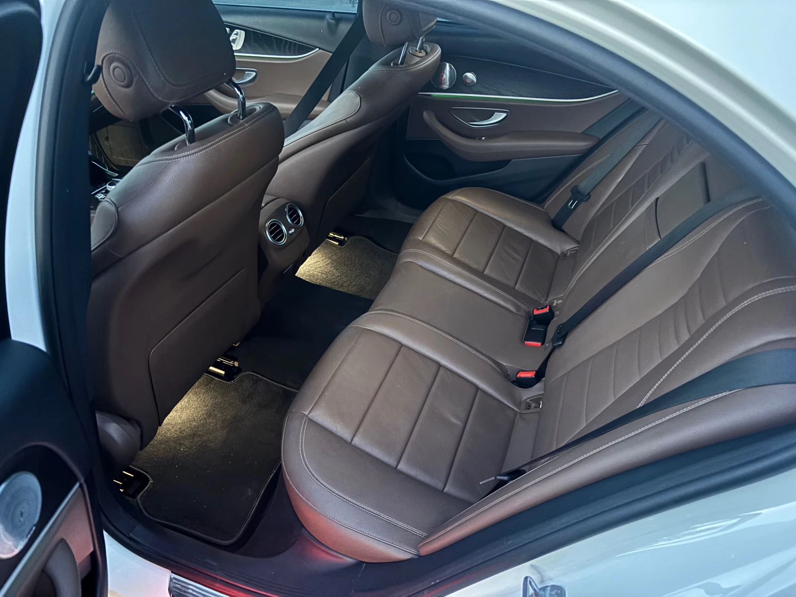 Mercedes-Benz E 400 4matic  | Mobile.bg   11