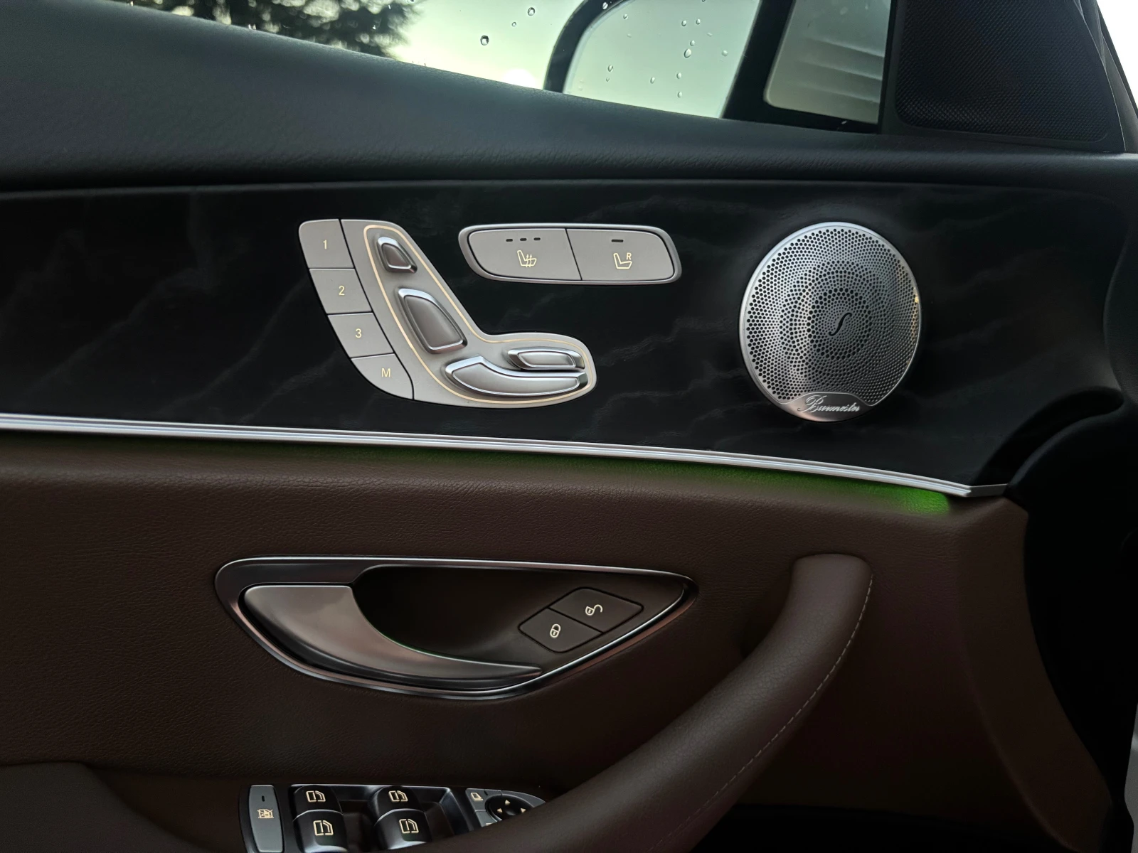 Mercedes-Benz E 400 4matic  | Mobile.bg   12