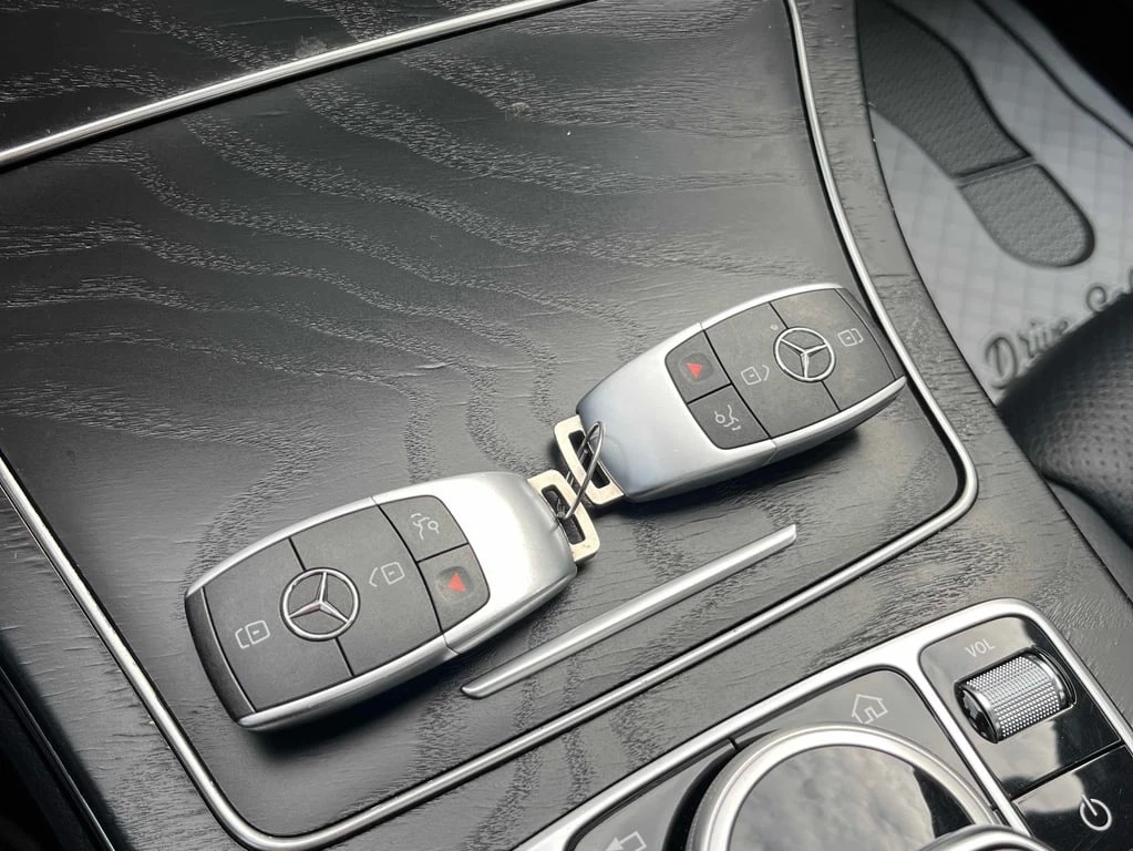 Mercedes-Benz C 300 * CARFAX * БЕЗ ПЪРВОНАЧАЛНА ВНОСКА | Mobile.bg — изображение 17