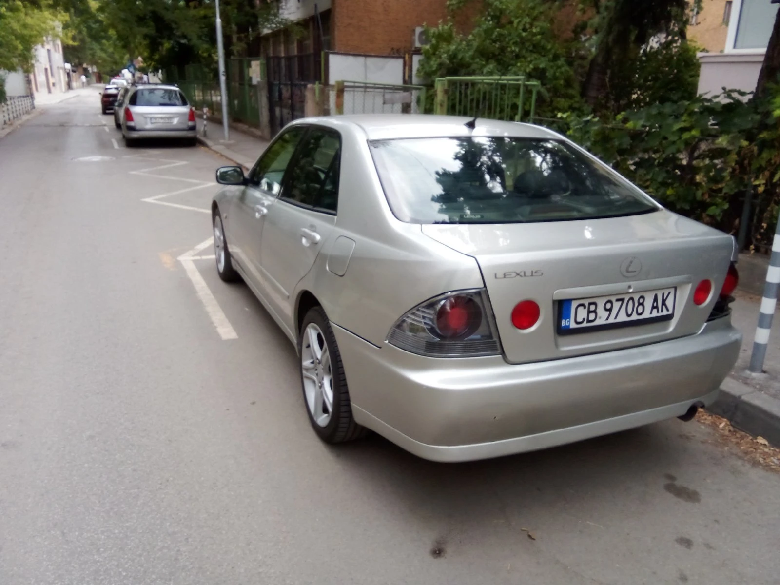 Lexus IS 200  - изображение 3