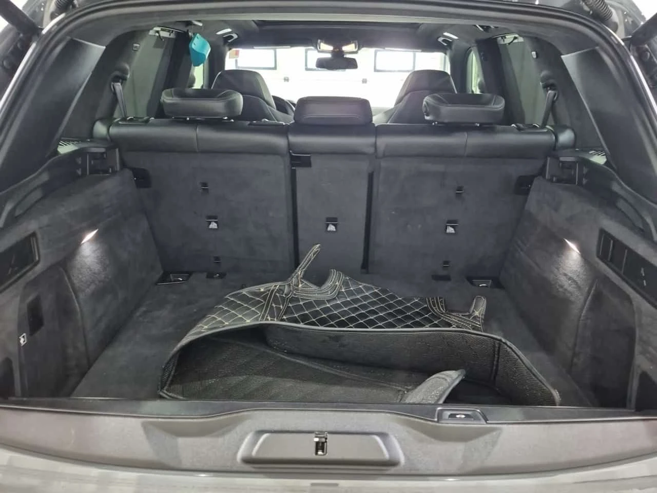 BMW X5M COMPETITION| SKY LOUNGE| MASSAGE| 2 КЛЮЧА| , снимка 14 - Автомобили и джипове - 54084707