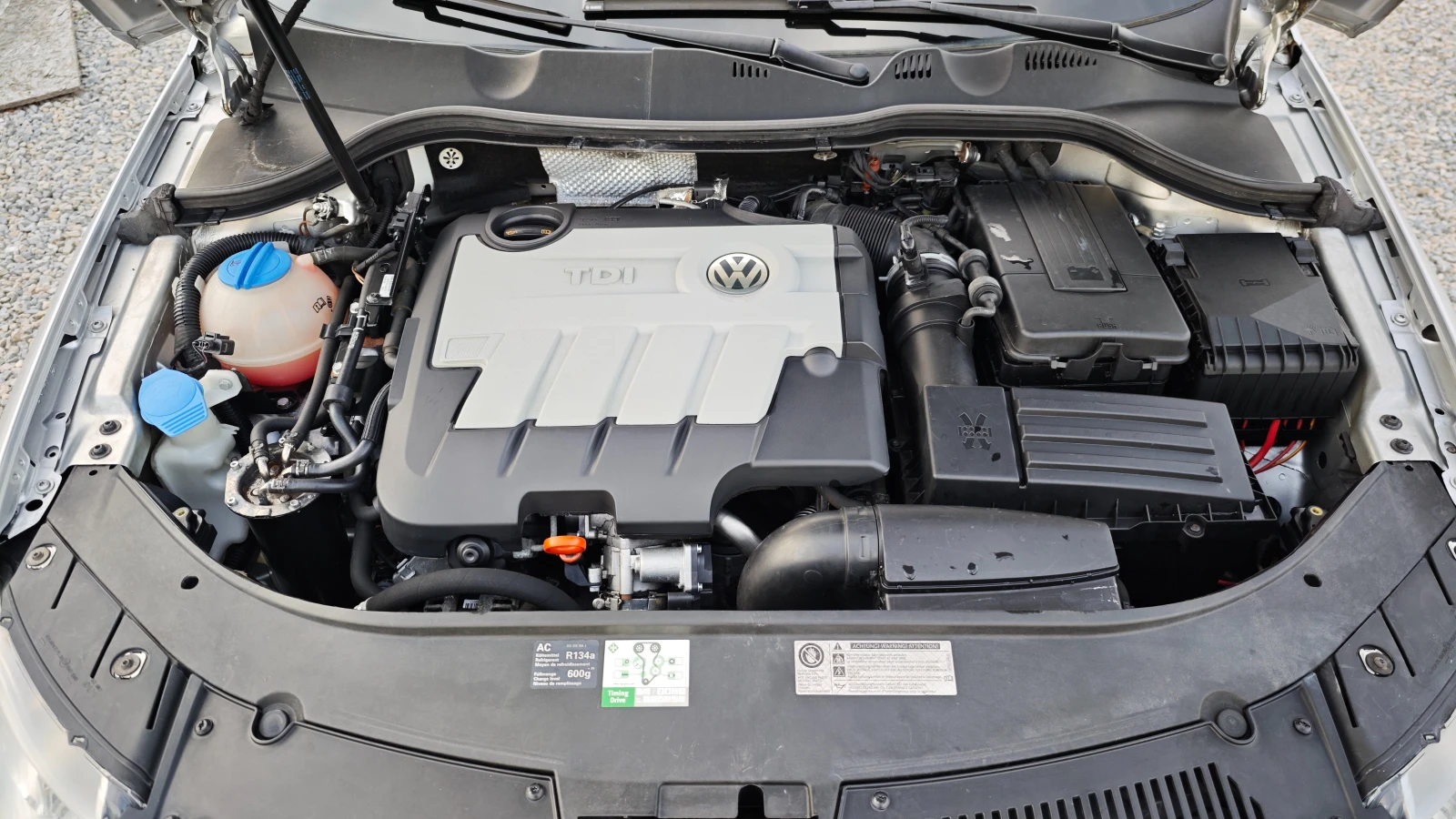 VW Passat НОВИ ДИСКОВЕ/НАКЛАДКИ/ГУМИ/НОВИ-РОЛКИ/РЕМЪЦИ/ПОМПА, снимка 11 - Автомобили и джипове - 54216342