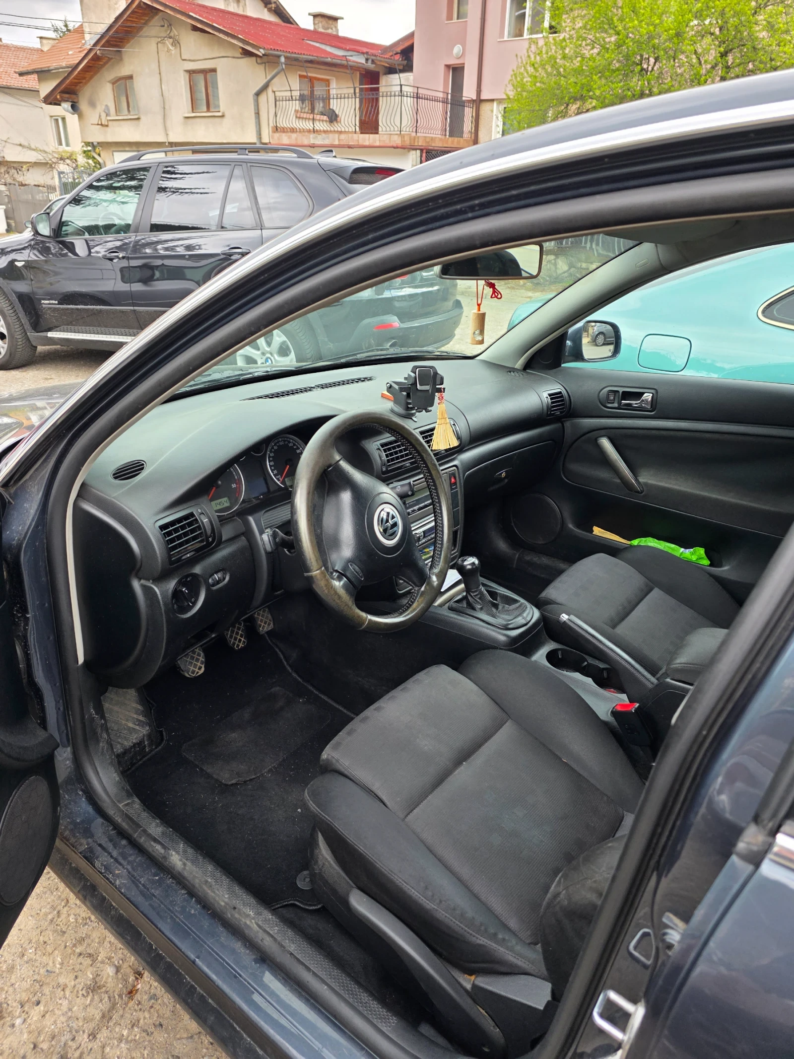 VW Passat 1.9 tdi, снимка 8 - Автомобили и джипове - 54393431