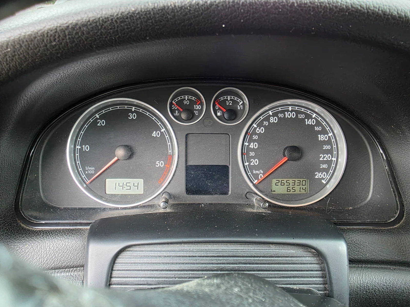 VW Passat 1.9 tdi, снимка 7 - Автомобили и джипове - 54393431