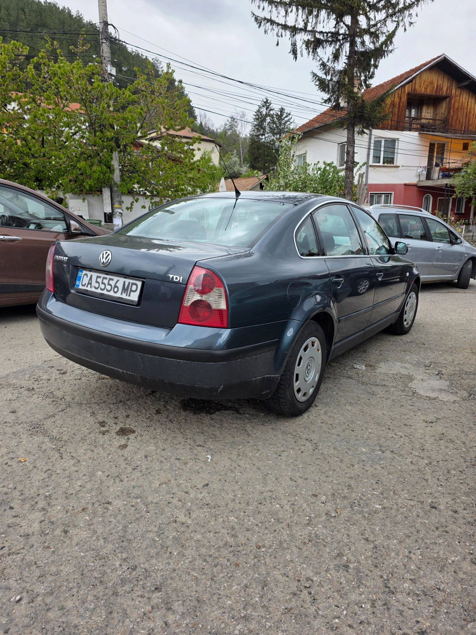 VW Passat 1.9 tdi, снимка 4 - Автомобили и джипове - 54393431