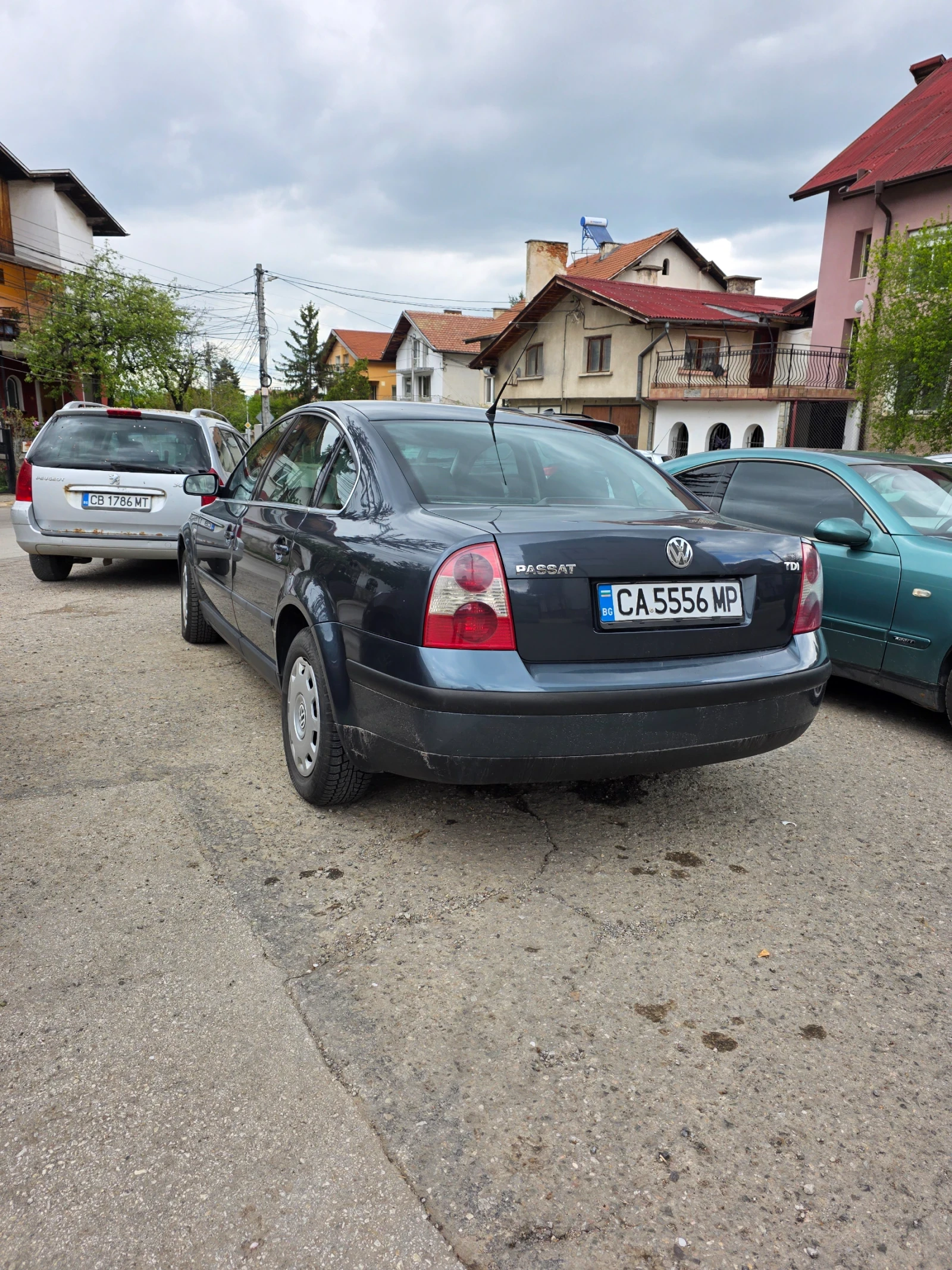 VW Passat 1.9 tdi, снимка 6 - Автомобили и джипове - 54393431