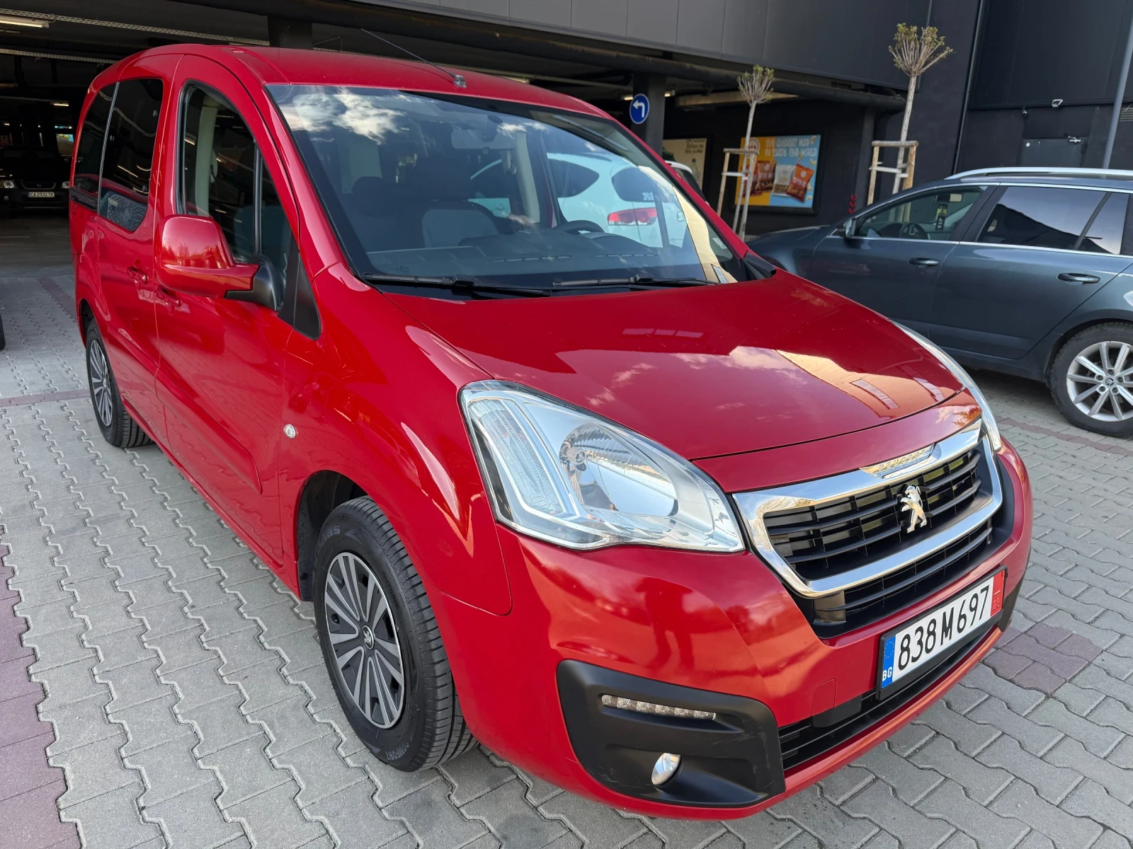 Peugeot Partner Tapee 1.6HDI АВТОМАТИК Euro-6B, снимка 2 - Автомобили и джипове - 54416233