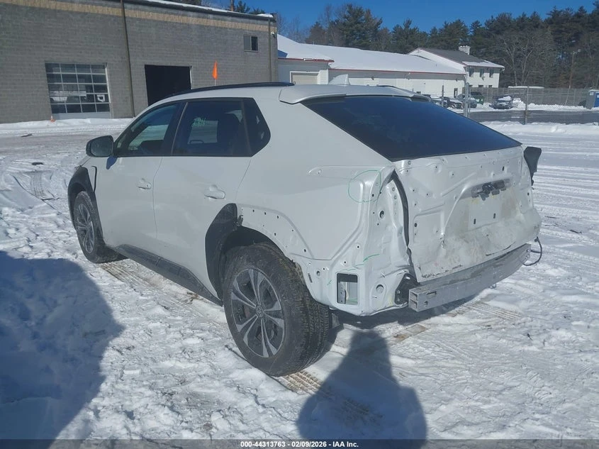 Toyota bZ4X Xle, снимка 3 - Автомобили и джипове - 54419072
