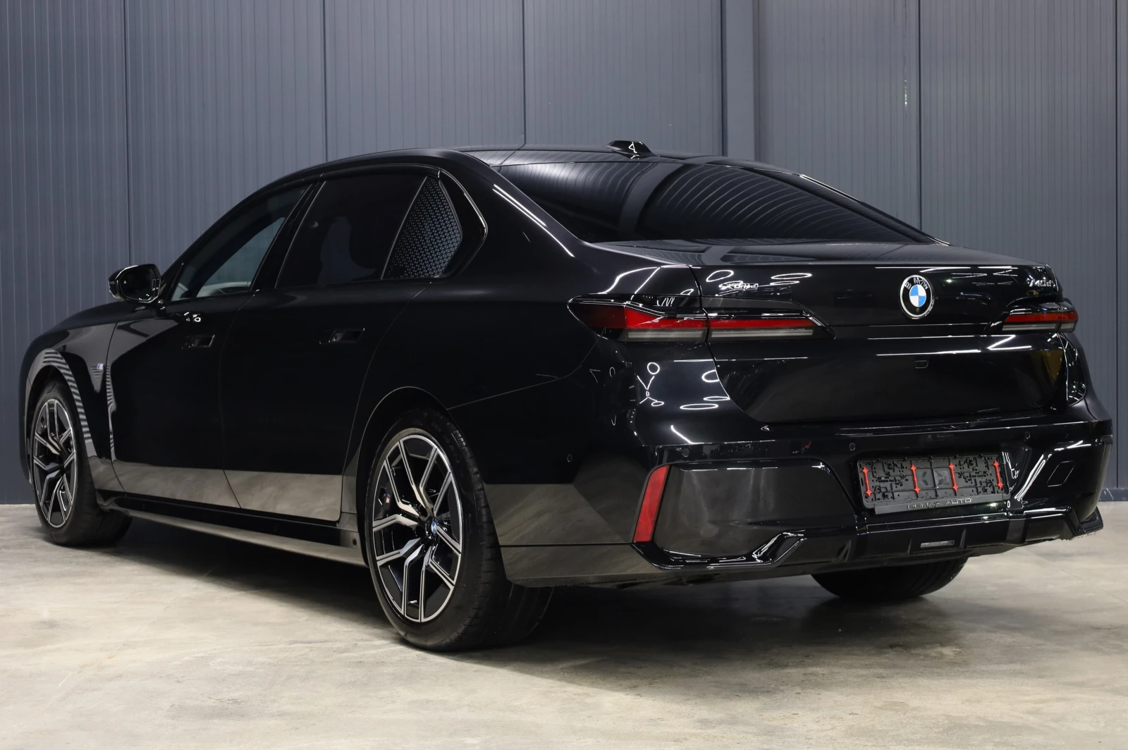 BMW 740 M SPORT PRO* XDRIVE* CRYSTAL LIGHTS* PANO* B, снимка 6 - Автомобили и джипове - 54477204
