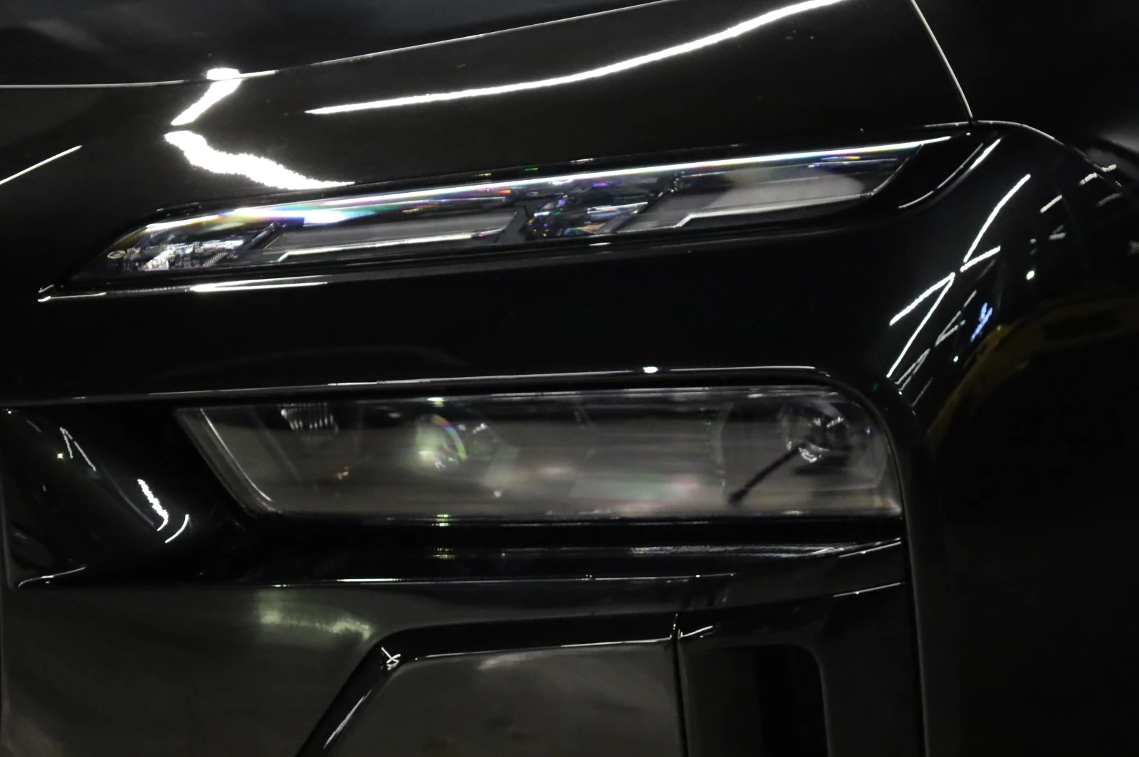 BMW 740 M SPORT PRO* XDRIVE* CRYSTAL LIGHTS* PANO* B, снимка 4 - Автомобили и джипове - 54477204