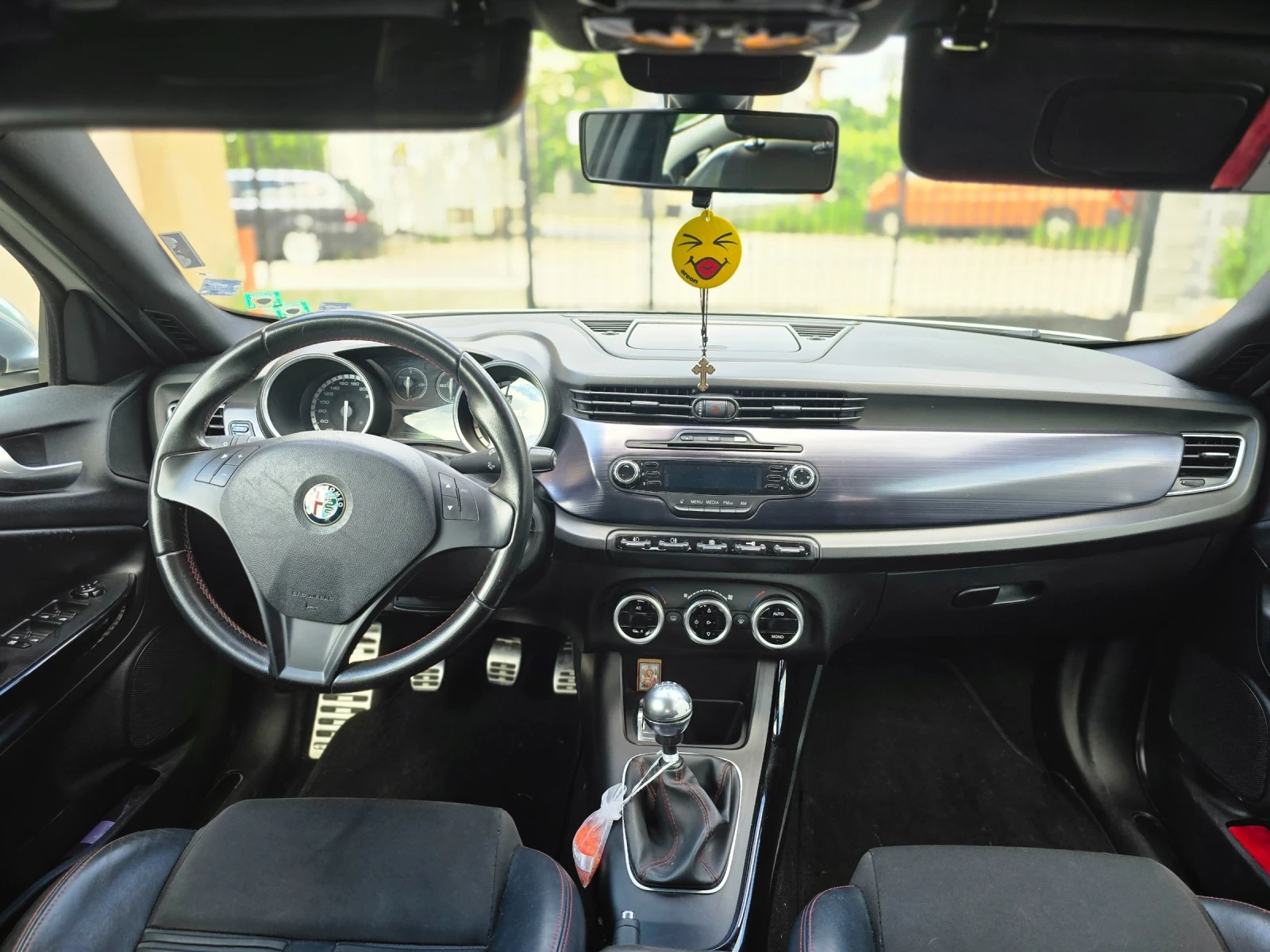 Alfa Romeo Giulietta, снимка 9 - Автомобили и джипове - 54567780