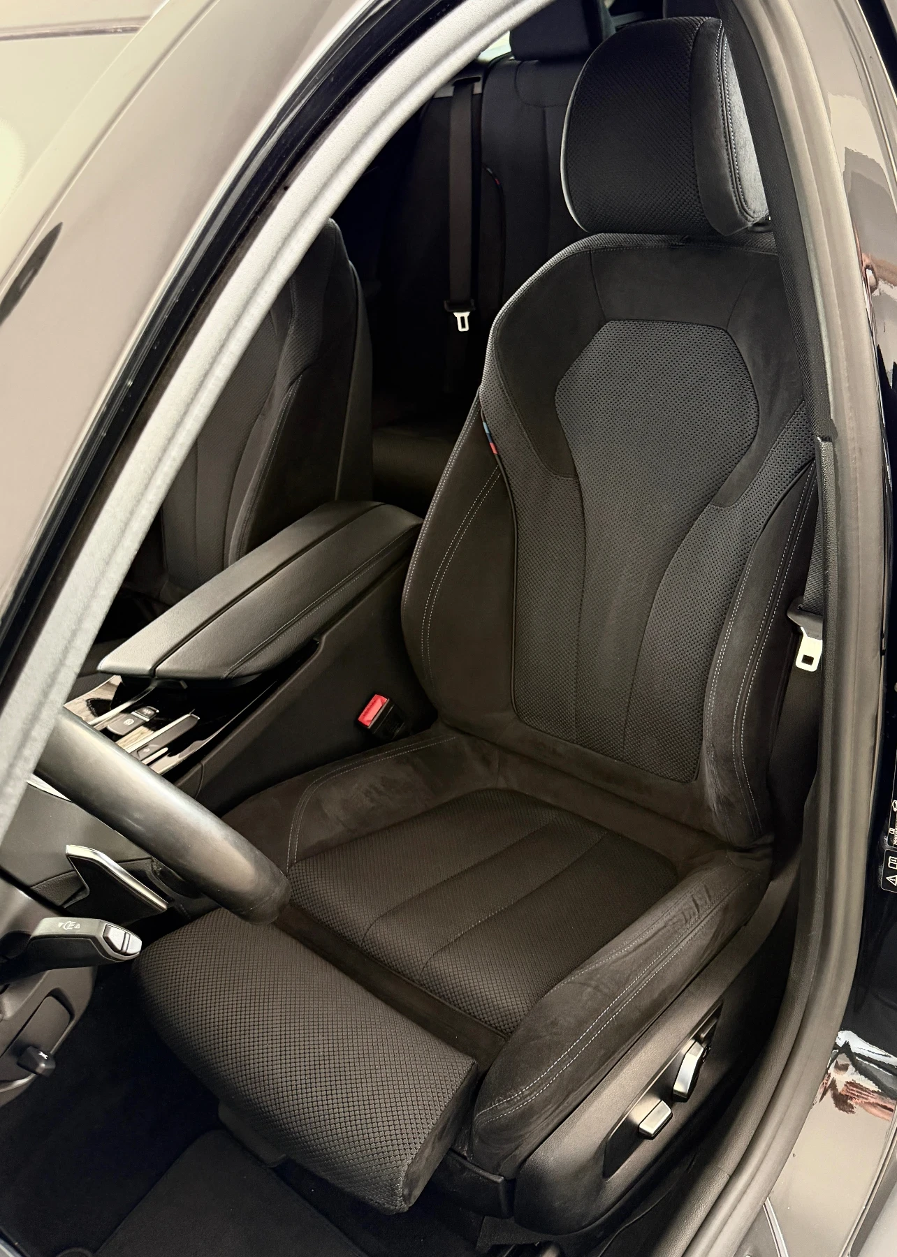 BMW 520 d XDrive M Sport TOP, снимка 8 - Автомобили и джипове - 54666430