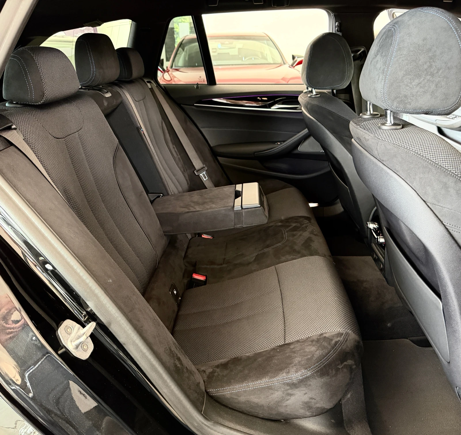 BMW 520 d XDrive M Sport TOP, снимка 11 - Автомобили и джипове - 54666430