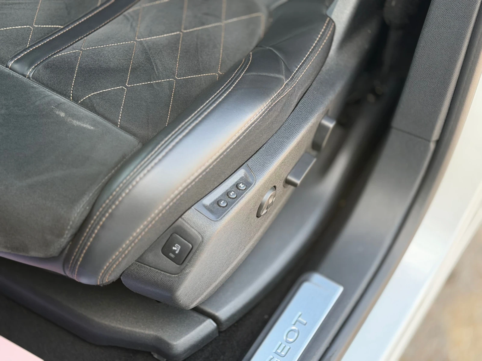 Peugeot 3008 2.0HDI GT-Line, снимка 12 - Автомобили и джипове - 54755910