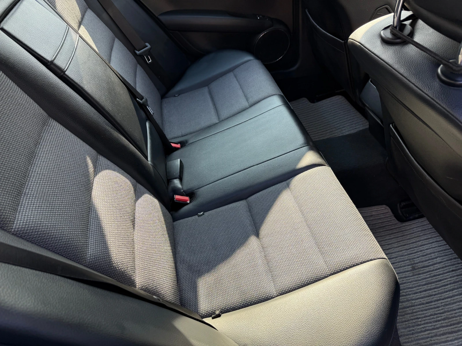 Mercedes-Benz C 220, снимка 10 - Автомобили и джипове - 55268046