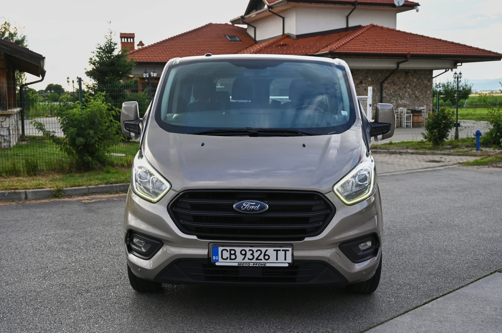Ford Transit Custom, снимка 2 - Автомобили и джипове - 55442177