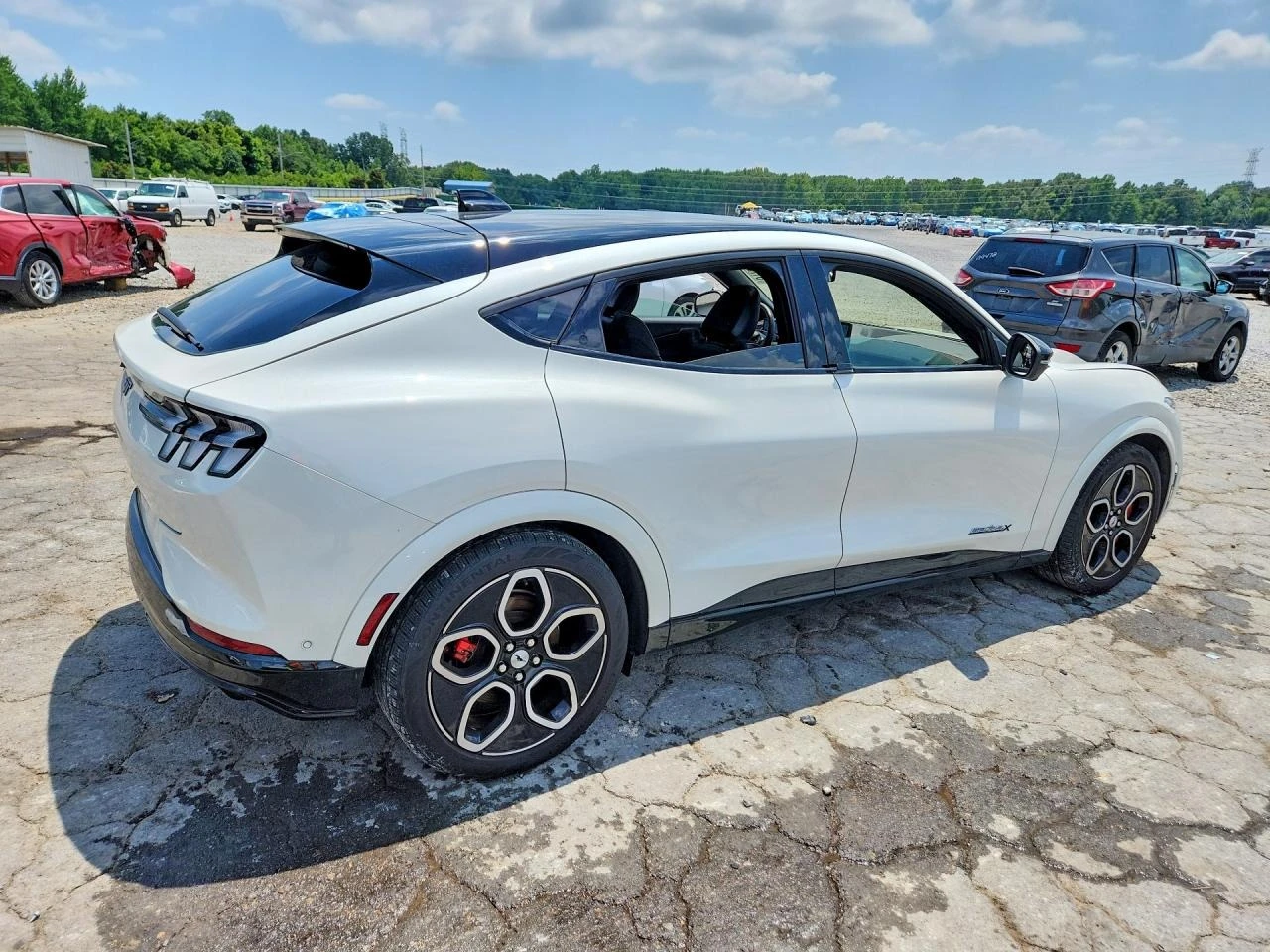 Ford Mustang Mach-E GT, снимка 3 - Автомобили и джипове - 55617908
