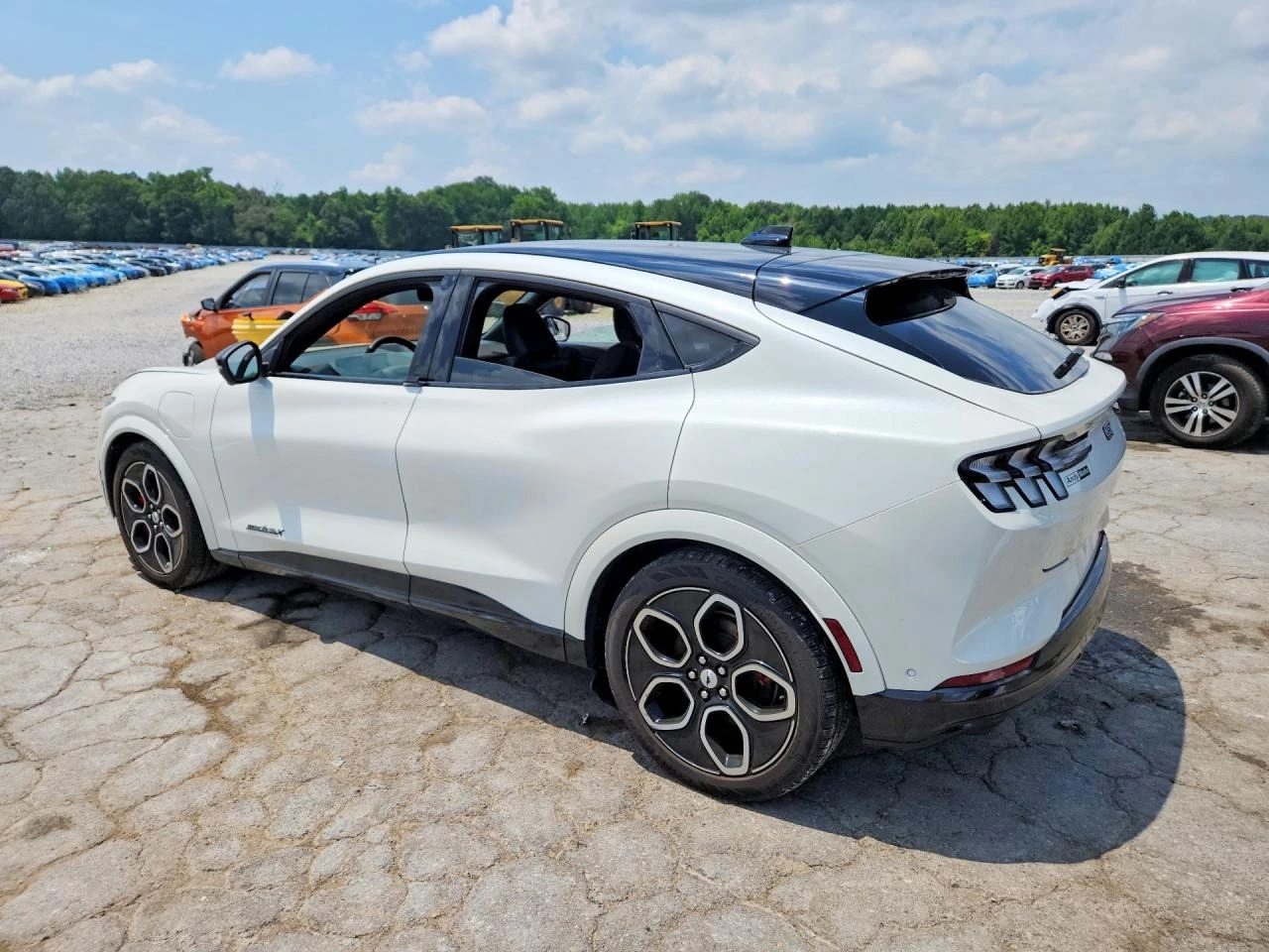 Ford Mustang Mach-E GT, снимка 2 - Автомобили и джипове - 55617908