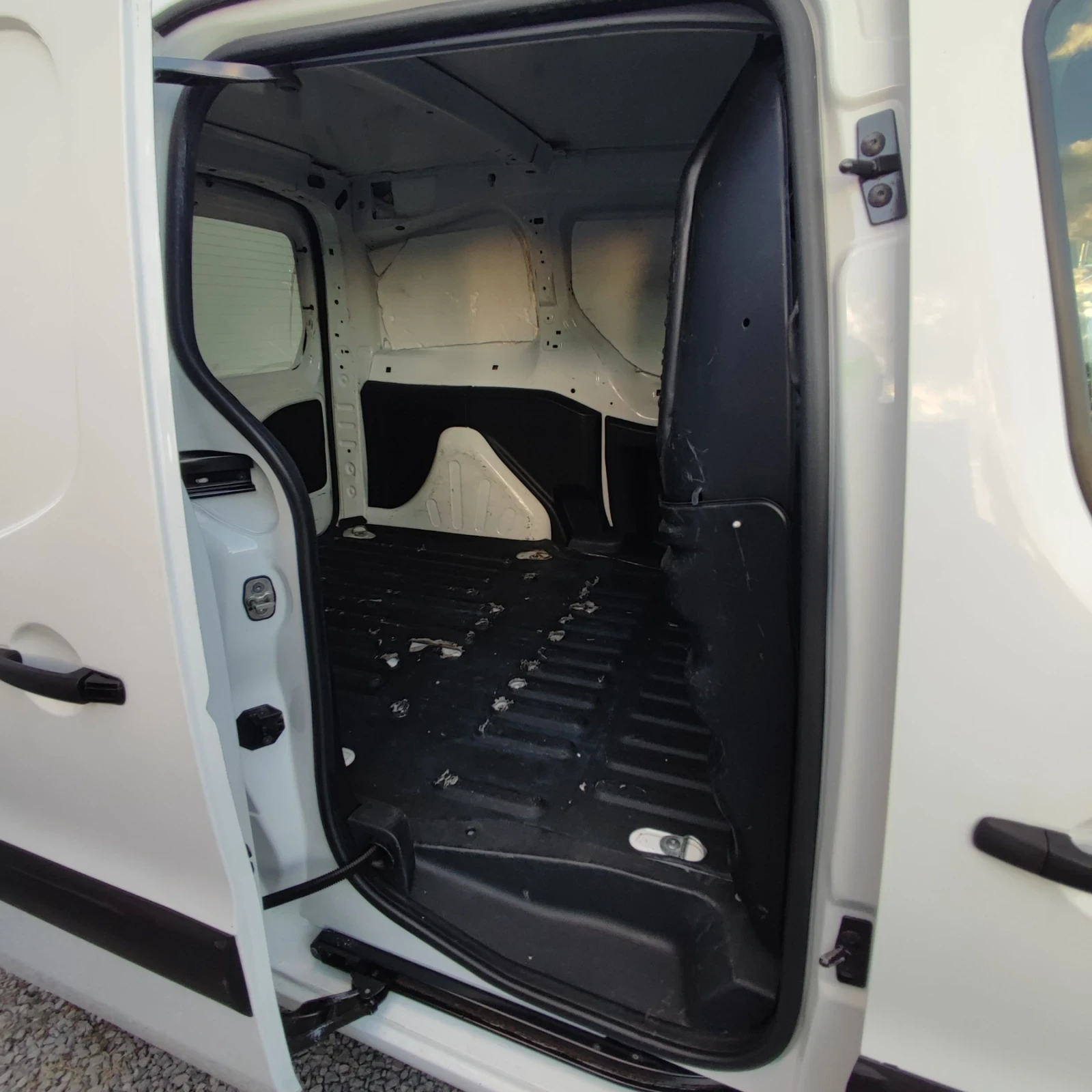 Citroen Berlingo 1.6* blue HDI* KAMERA* E6B* , снимка 11 - Автомобили и джипове - 55959278