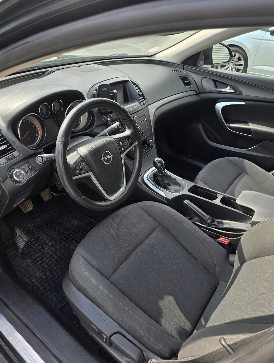 Opel Insignia, снимка 14 - Автомобили и джипове - 56319429